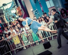 Michael Creates An Outdoor Levitation At Universal Studios Hollywood